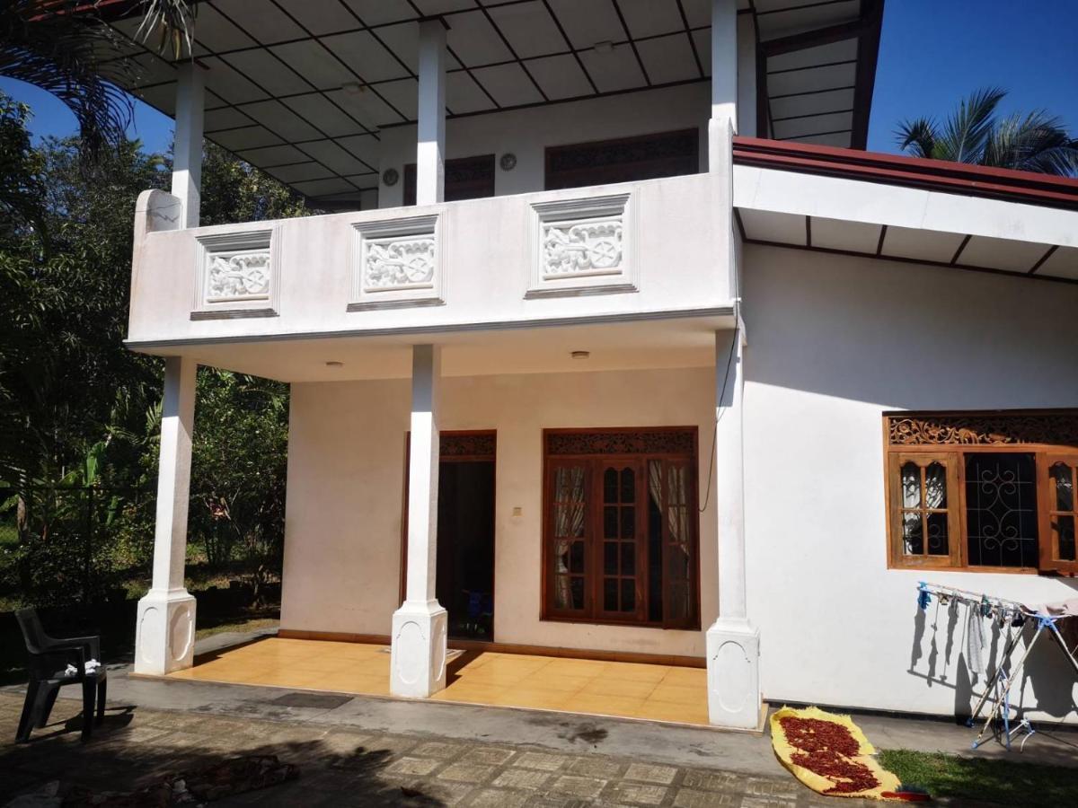Sithu Guesthouse Bentota Esterno foto